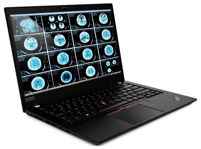 Ein Laptop, der mehrere medizinische Gehirn-Scanbilder auf seinem Bildschirm zeigt und die Verwendung für medizinische Analyse und Diagnose andeutet.