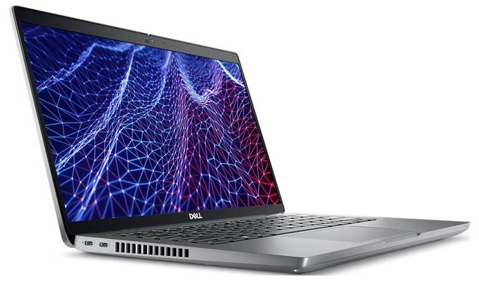 Ein silberner Laptop mit einem Bildschirm, der ein digitales Netzwerk aus roten und blauen Linien auf einem dunklen Hintergrund zeigt, leicht geöffnet in einem schrägen Winkel.