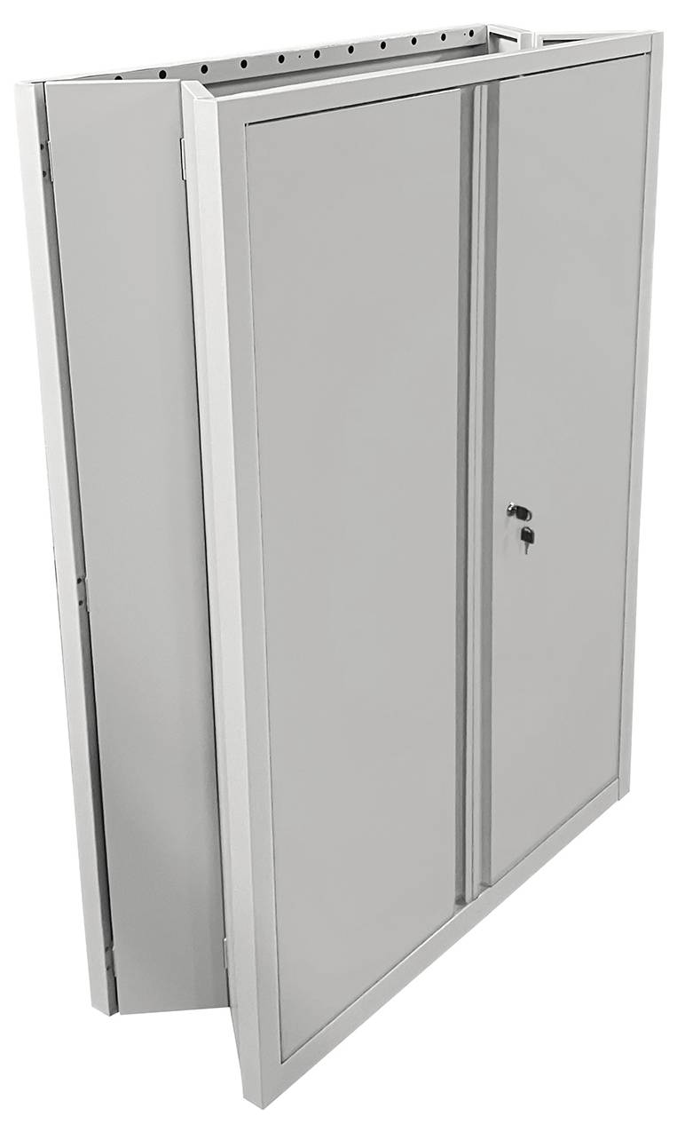 Eine Metallsicherheitstür mit Zweiflügeldesign, die teilweise geöffnet ist und ihren verstärkten Rahmen sowie ein Schlüsselloch am rechten Flügel zeigt.