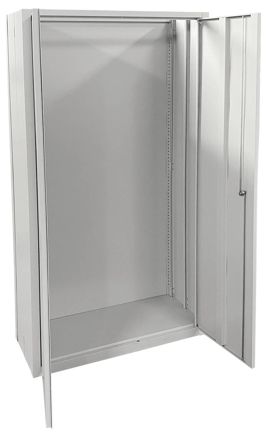 Ein leerer, offener Metallschrank mit einer einzelnen Tür, der reichlich vertikalen Raum für Lagerung bietet.