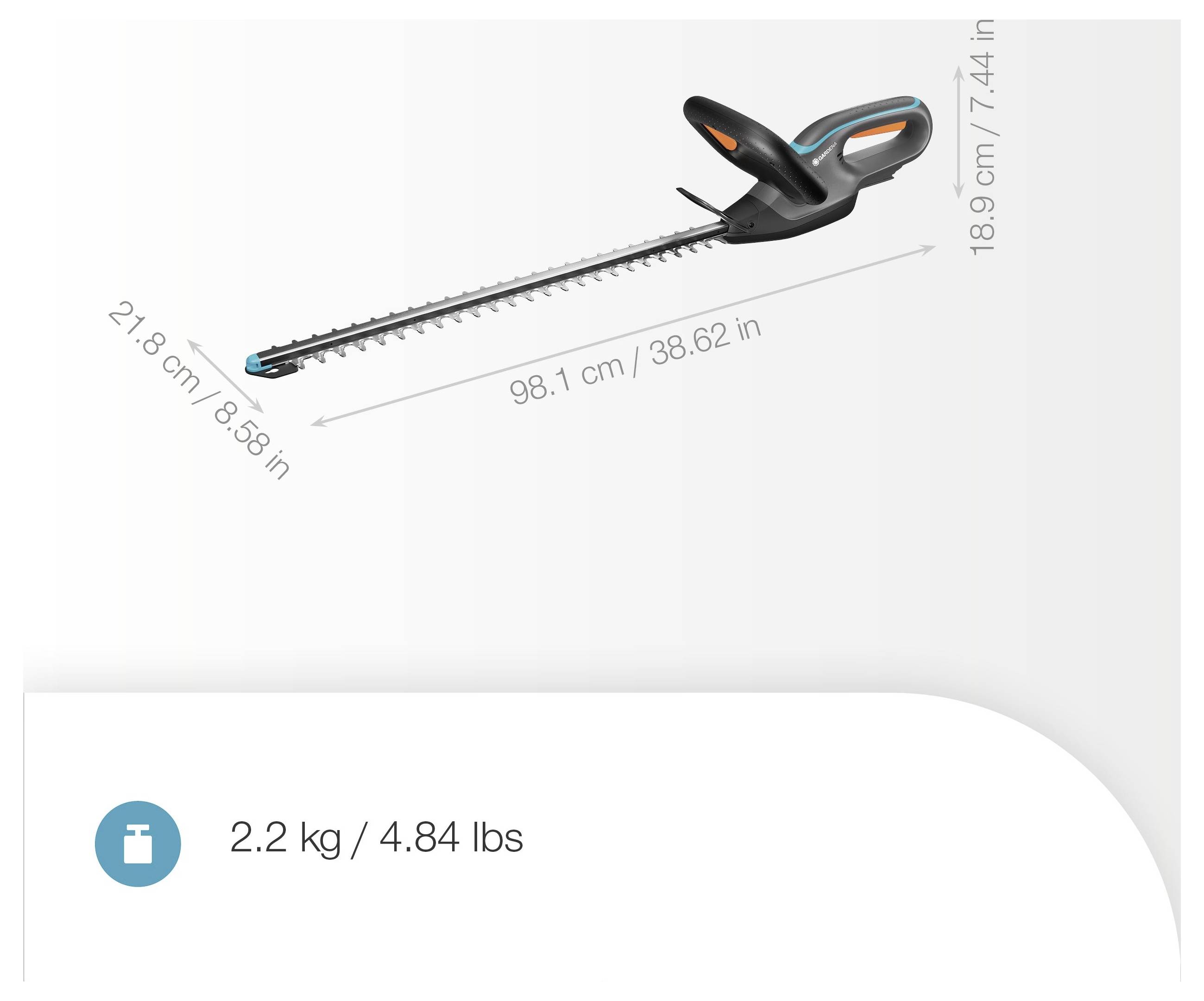 Elektrische Heckenschere mit Abmessungen: 98,1 cm (38,62 Zoll) Länge, 21,8 cm (8,58 Zoll) Höhe und 18,9 cm (7,44 Zoll) Breite. Gewicht: 2,2 kg (4,84 lbs).