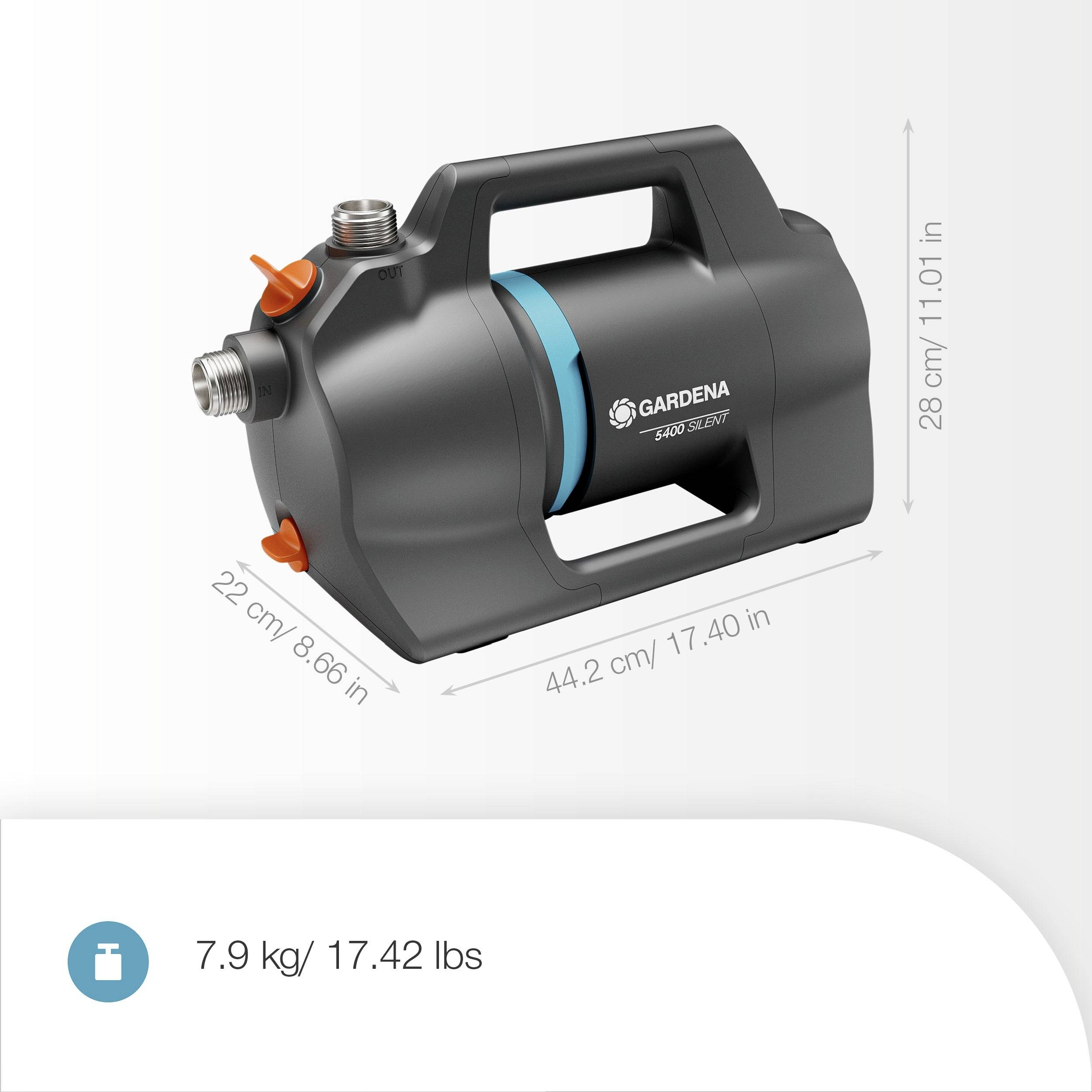 'Gardena 3400 Silent' Gartenpumpe mit Abmessungen: 44,2 cm Länge, 22 cm Breite, 28 cm Höhe und einem Gewicht von 7,9 kg.