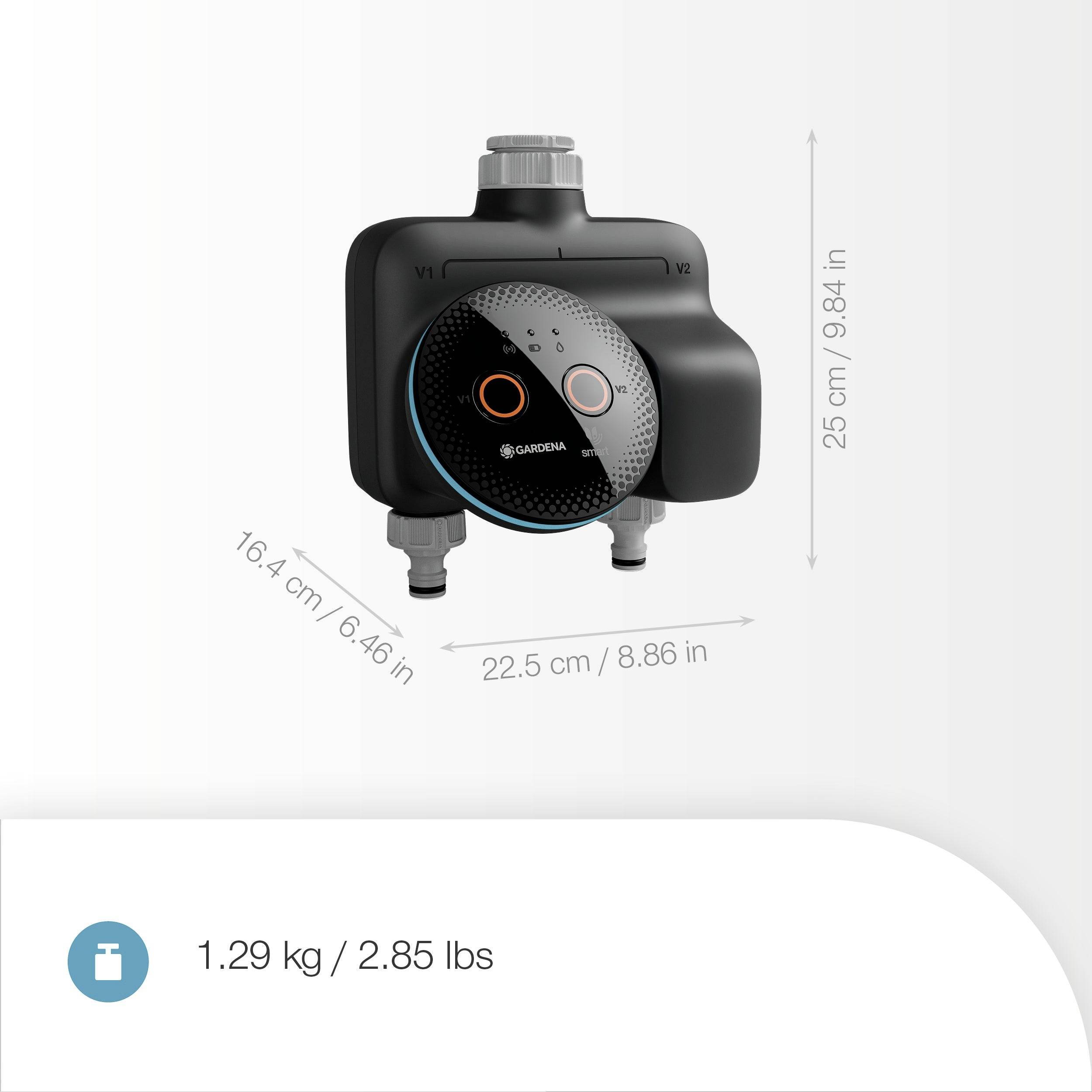'GARDENA' schwarzer Gartenwasserzeitschalter mit zwei Anschlüssen, mit präzisen Messungen in Zentimetern und Zoll. Wiegt 1,29 kg / 2,85 lbs.