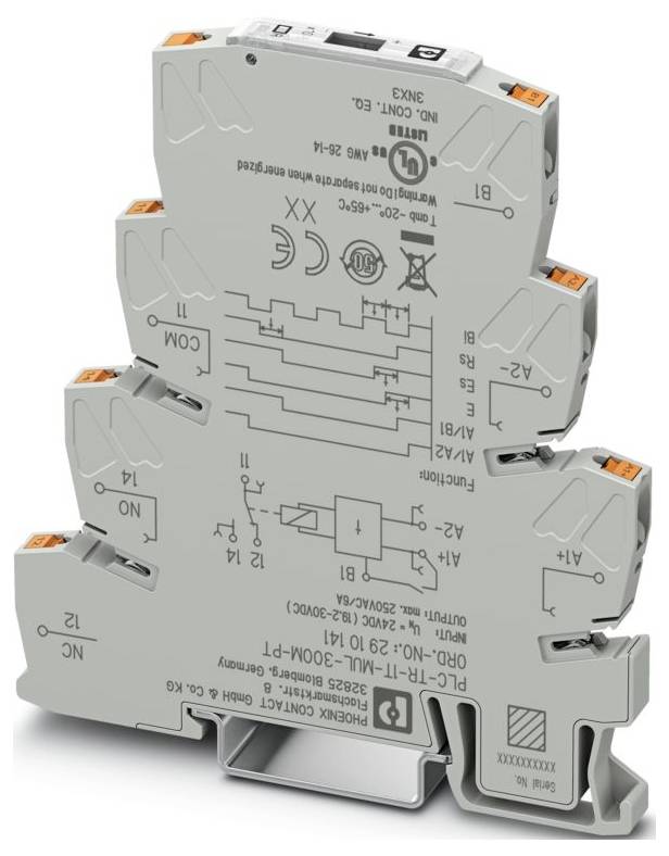 Ein graues Leiterplattenklemmenbrett mit Schraubverbindungen, mehreren auf seiner Oberfläche aufgedruckten Symbolen, Nummern und Diagrammen, das für elektrische Anwendungen verwendet wird.