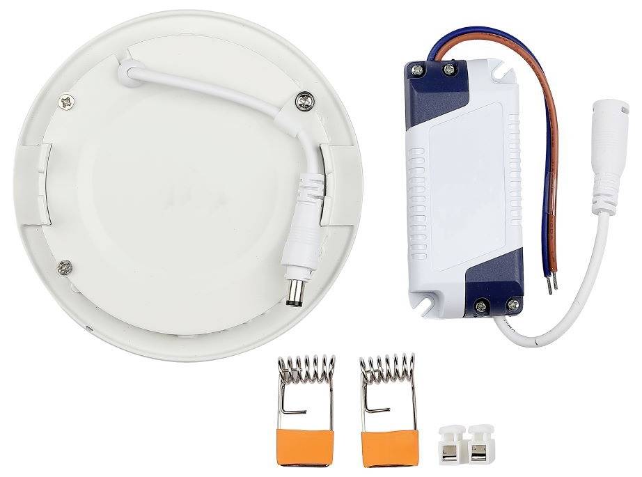 Intelligentes LED-Einbauleuchten-Modul-Set mit Netzteil, zwei orangefarbenen Kabelverbindern und Montagehalterungen für die Installation.