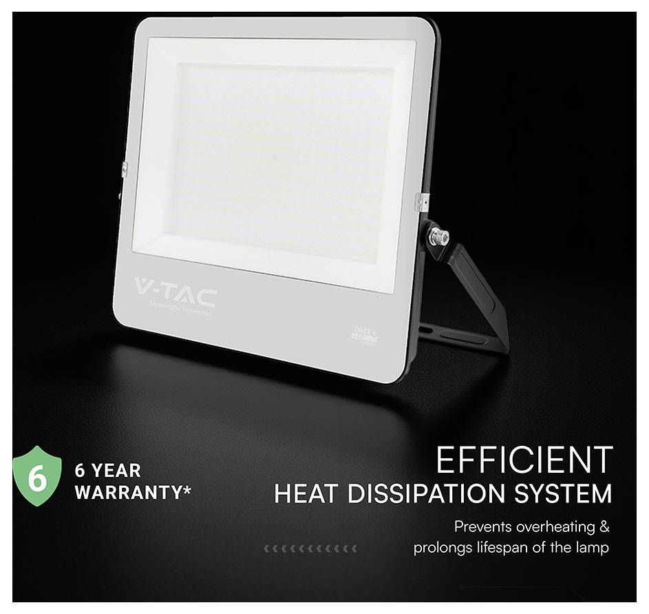 Ein schwarz-silbernes LED-Flutlicht mit 