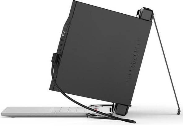 Ein tragbarer Monitor ist auf einem Ständer aufgestellt und über ein USB-Kabel mit einem Laptop verbunden, was auf eine Dual-Screen-Konfiguration zur Steigerung der Produktivität hindeutet.