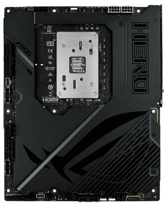 Eine Hauptplatine mit dem Modellnamen 'HERO', die auf ihr gedruckt ist, mit mehreren Steckplätzen und Anschlüssen für Computerkomponenten und einem ROG-Logo.