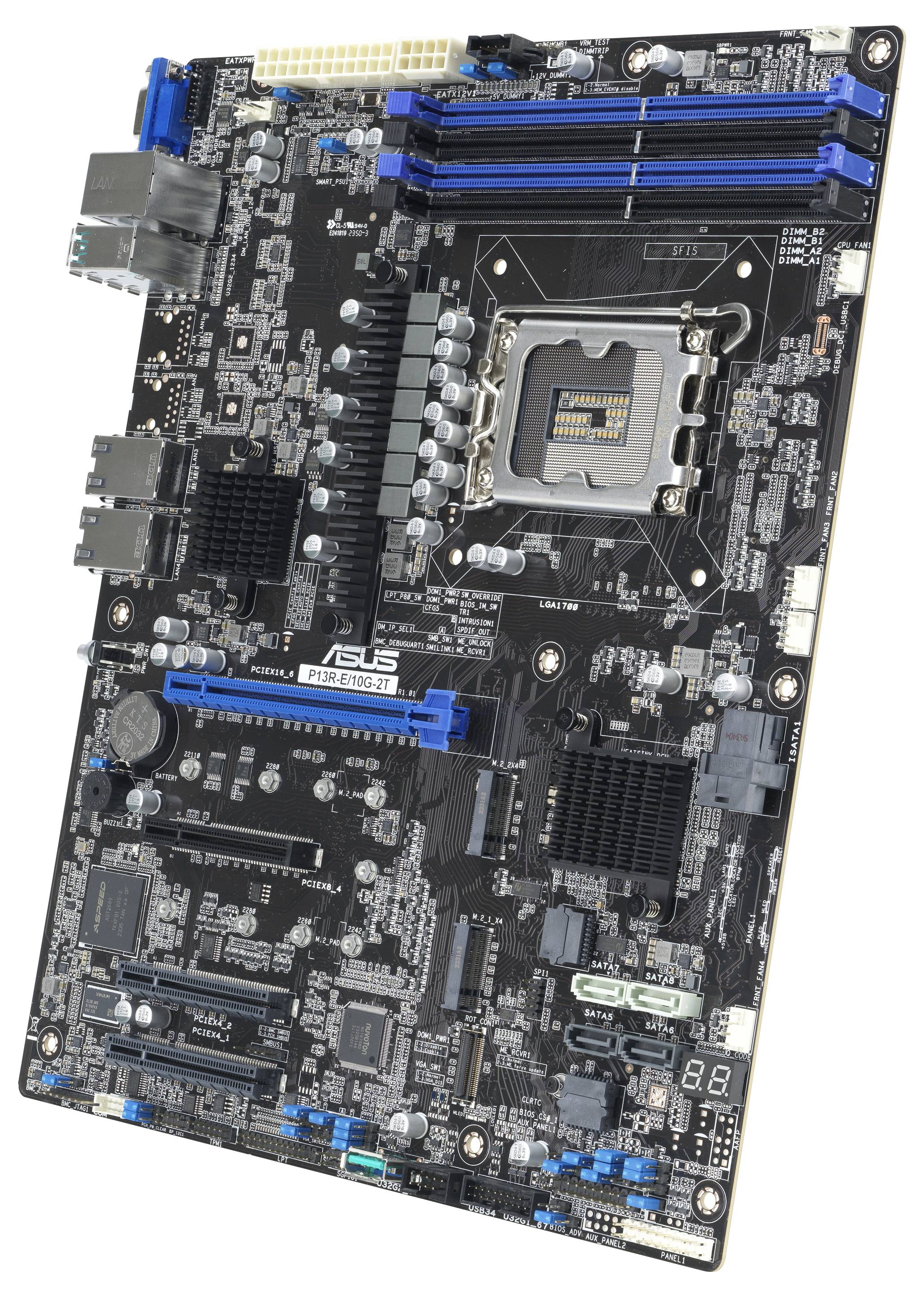 Eine Computermotherboard, die verschiedene Steckplätze, Anschlüsse und Komponenten zeigt, einschließlich Prozessorsockel, RAM-Steckplätze und Anschlüsse für Peripheriegeräte.