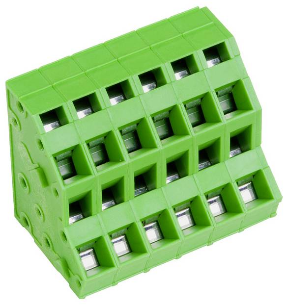Grüner Terminalblock-Anschluss mit mehreren Anschlussplätzen, in Winkelausführung, verwendet für elektrische Verdrahtung in industriellen Anwendungen.