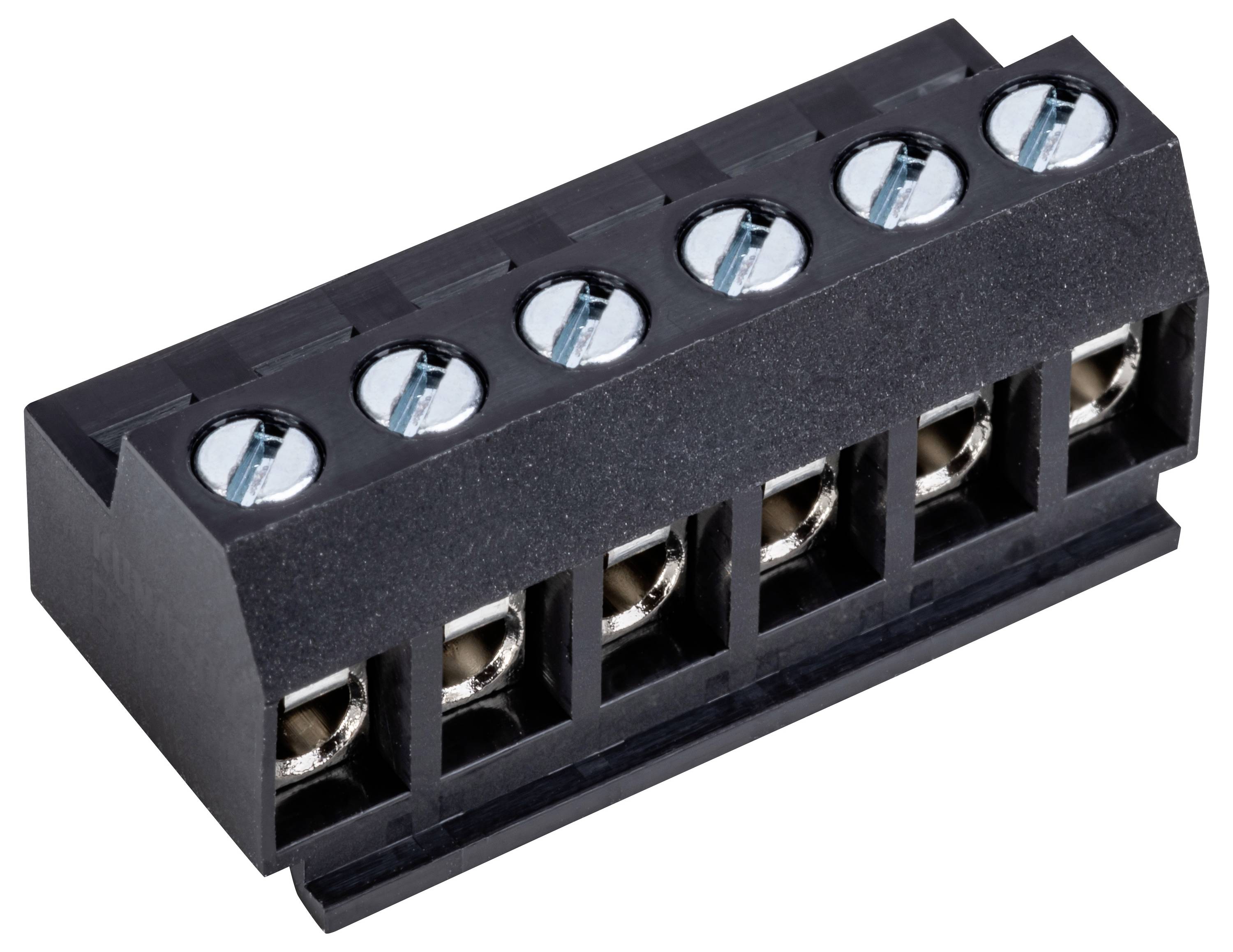 Ein grüner steckbarer Schraubklemmenblock mit sechs Kontakten, mit sichtbaren Metallverbindern an der Oberseite, verwendet für elektrische Verdrahtungszwecke.