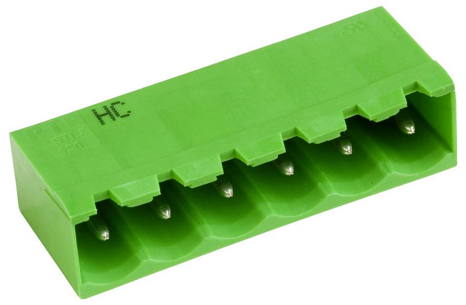 Ein grüner 6-poliger Steckverbinder, der für Leiterplattenverbindungen verwendet wird, aus einem Winkel fotografiert, der die Steckkontakte zeigt.