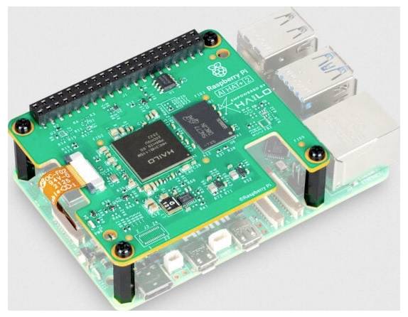 Ein elektrischer Stecker mit schwarzem und grünem Stecker, der mehrere Stifte aufweist und für sichere Verbindungen in elektronischen Geräten konzipiert ist.