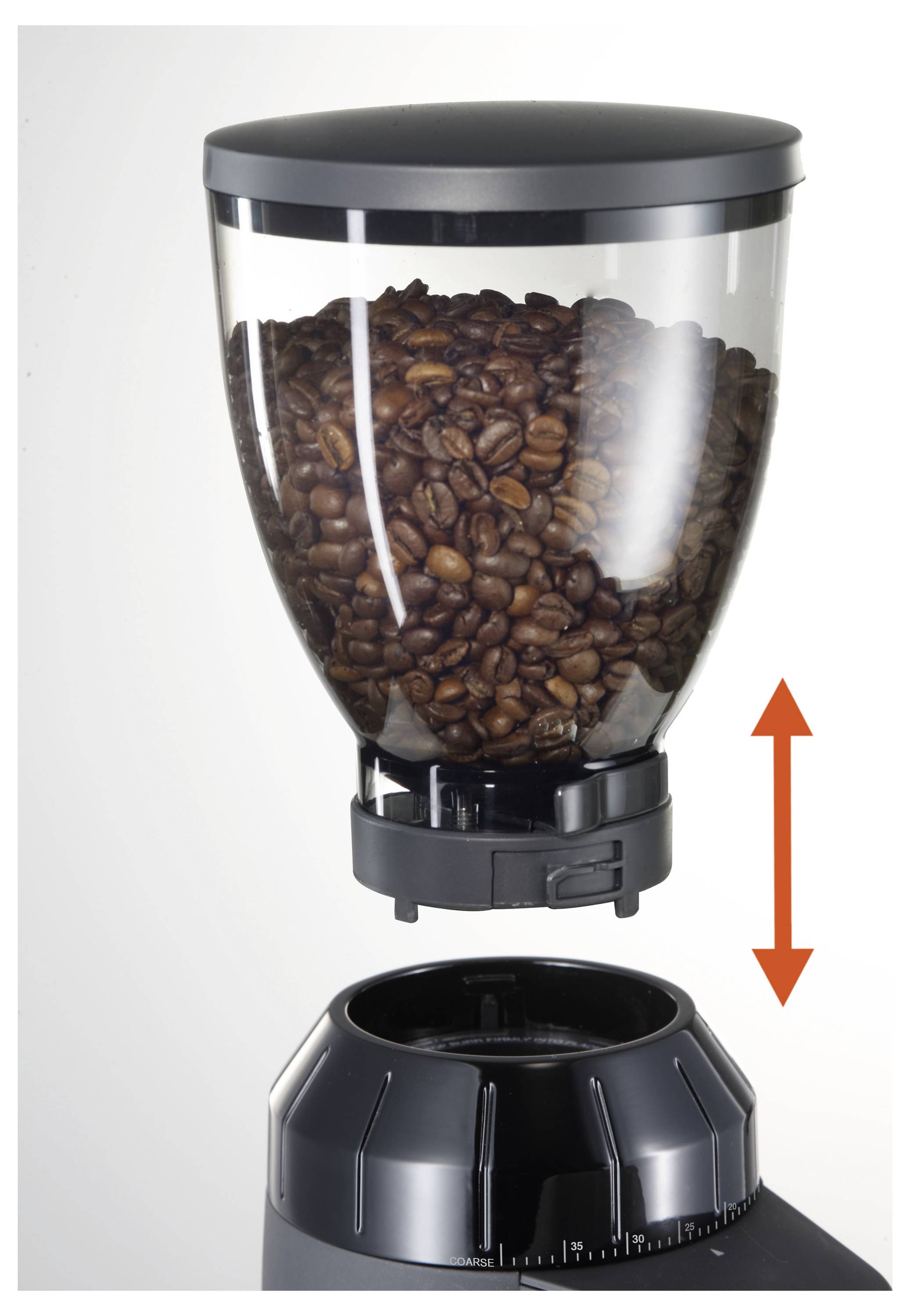 Kaffeebohnenbehälter mit Kaffeebohnen, dargestellt über einer Kaffeemühlen-Basis, mit einem Pfeil, der die Ausrichtung der Verbindung anzeigt.