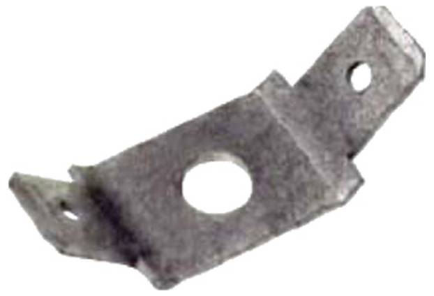 Eine Metallhalterung mit zwei gewinkelten Enden und drei Löchern.