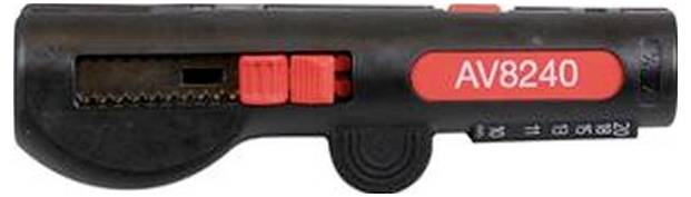 Ein schwarzer und roter Abisolierwerkzeug mit der Modellnummer 'AV8240', die auf seinem Gehäuse angezeigt wird. Enthält Einstellknöpfe und Klingenschlitz.