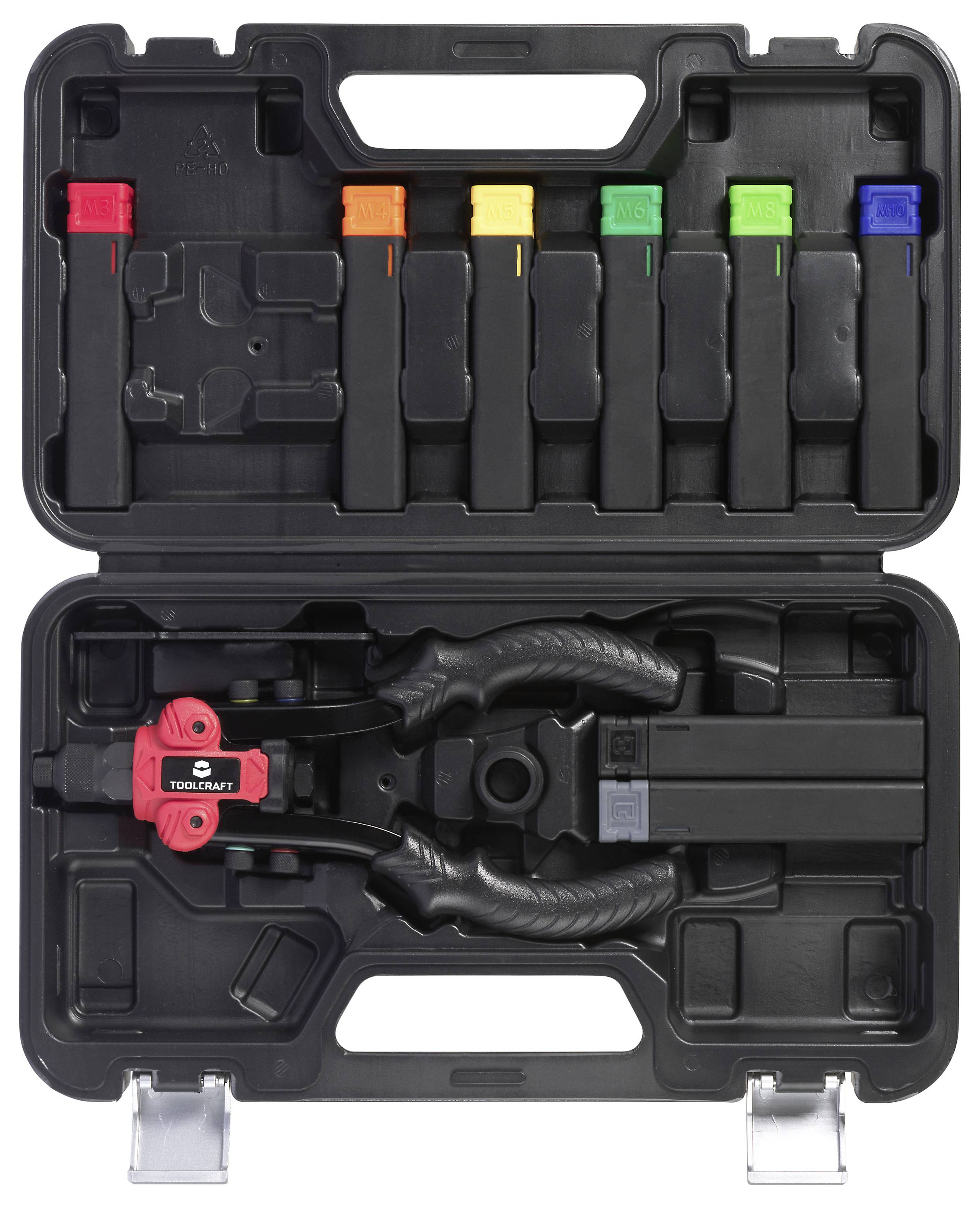 Ein schwarzer Werkzeugkasten mit einem rot-schwarzen hydraulischen Presswerkzeug und sechs farbcodierten Pressstempeln in Rot, Orange, Gelb, Grün, Blau und Schwarz.