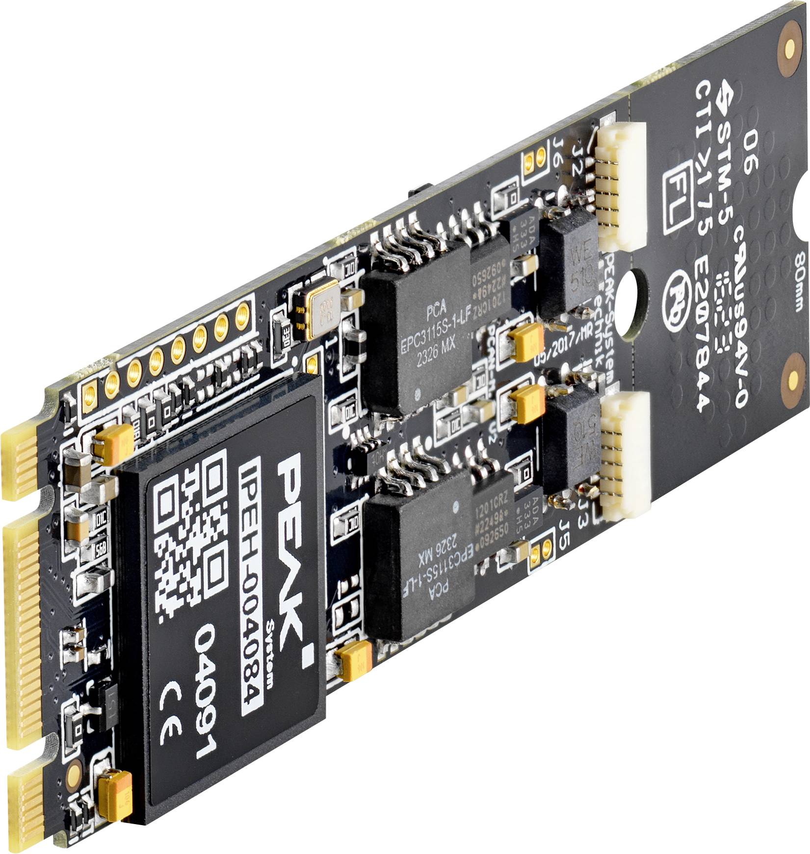 Ein Computer-SSD-Laufwerk mit Chip-Branding und technischen Informationen auf dem Etikett, mit schlankem Design und goldenen Steckern an der Kante.