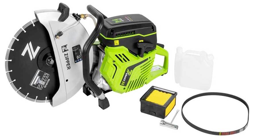 Eine benzinbetriebene Trennschleifmaschine mit einer schwarzen Kreissäge, grünem Motor und Zubehör einschließlich Filter, Schraubenschlüssel, Gürtel und Kraftstoffbehälter.