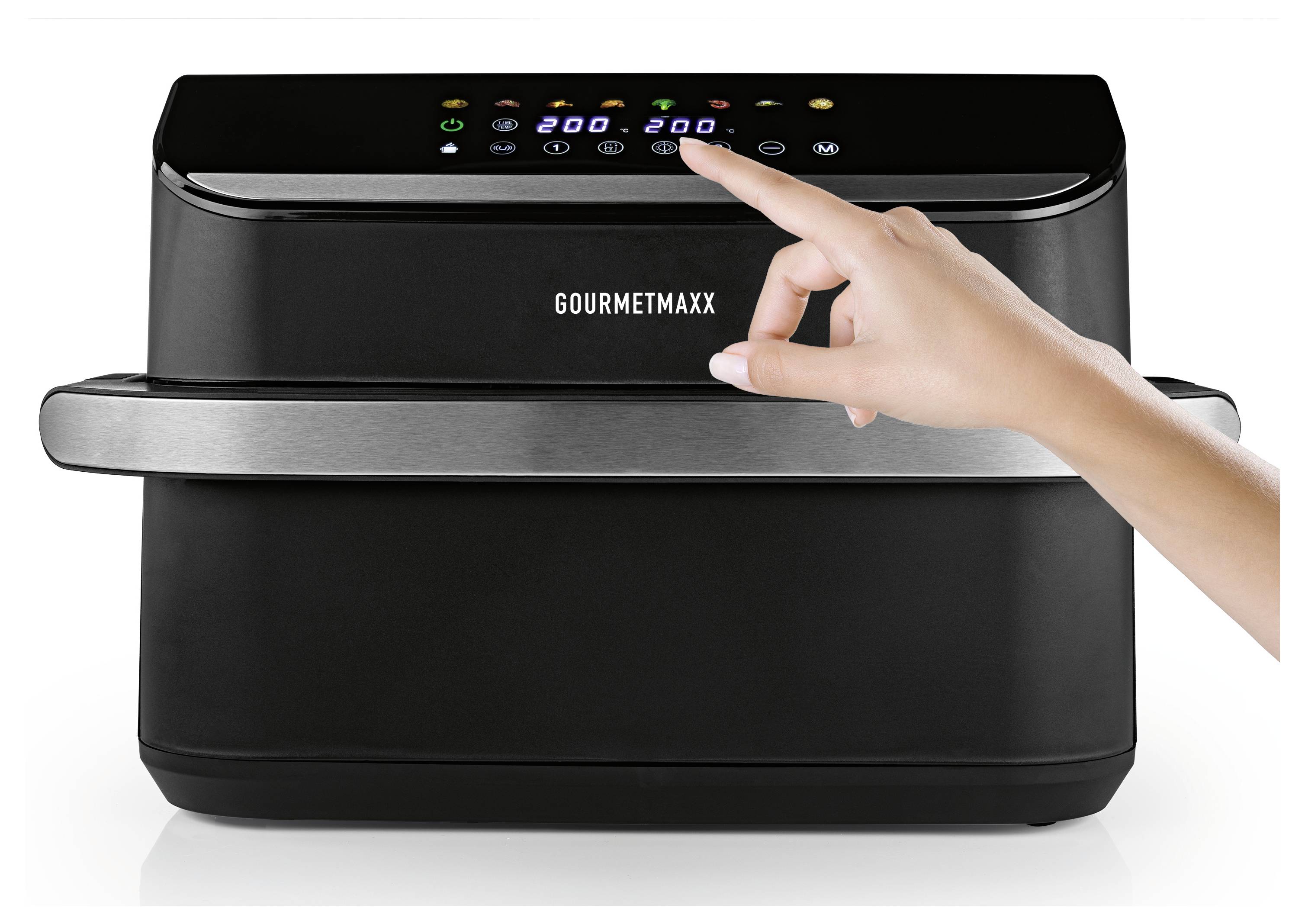 Eine Person stellt Einstellungen an einem schwarzen 'GOURMETmaxx' Heißluftfritteuse mit den digitalen Touchsteuerungen auf dem oberen Bedienfeld ein.