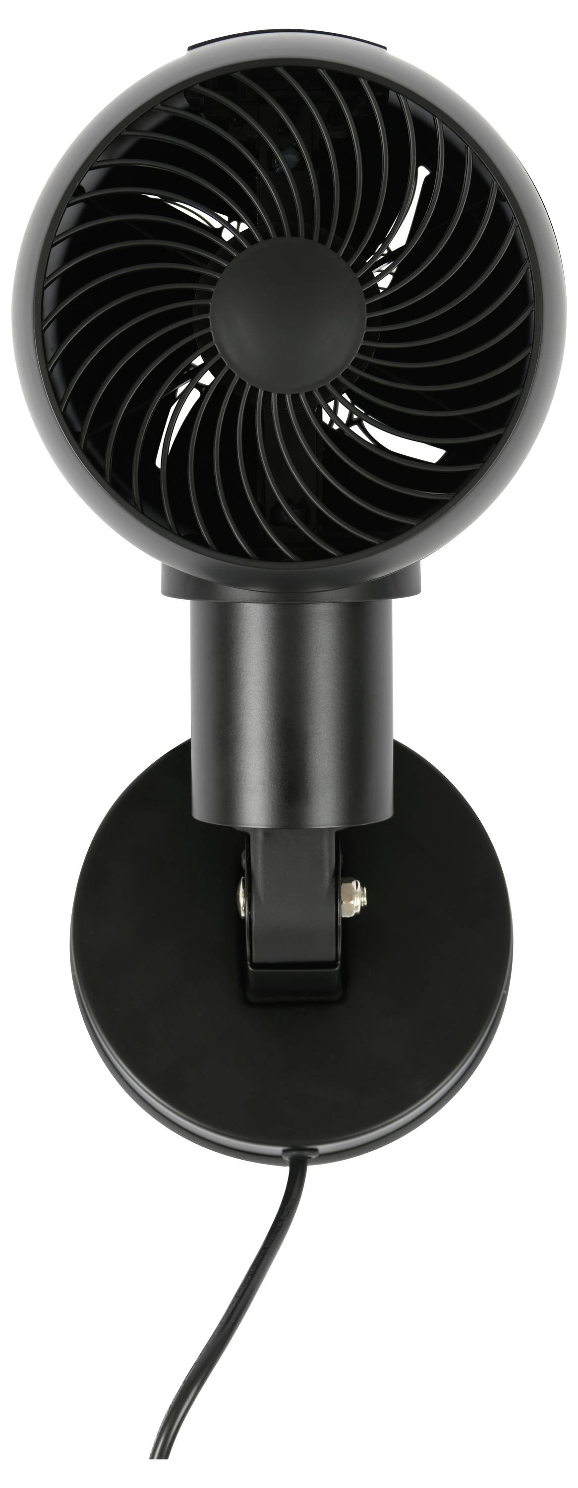 Ein schwarzer, runder Schreibtischventilator, von vorne betrachtet, mit seinen kreisförmigen Flügeln und verstellbarem Ständer, mit angeschlossenem Netzkabel.