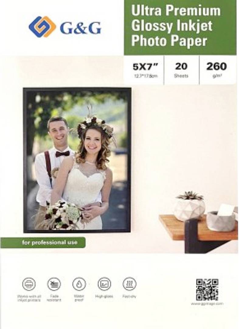 G&G Ultra Premium Glänzend Fotopapier für Tintenstrahldrucker - Packung mit einem lächelnden Paar-Foto. Eigenschaften: 5x7