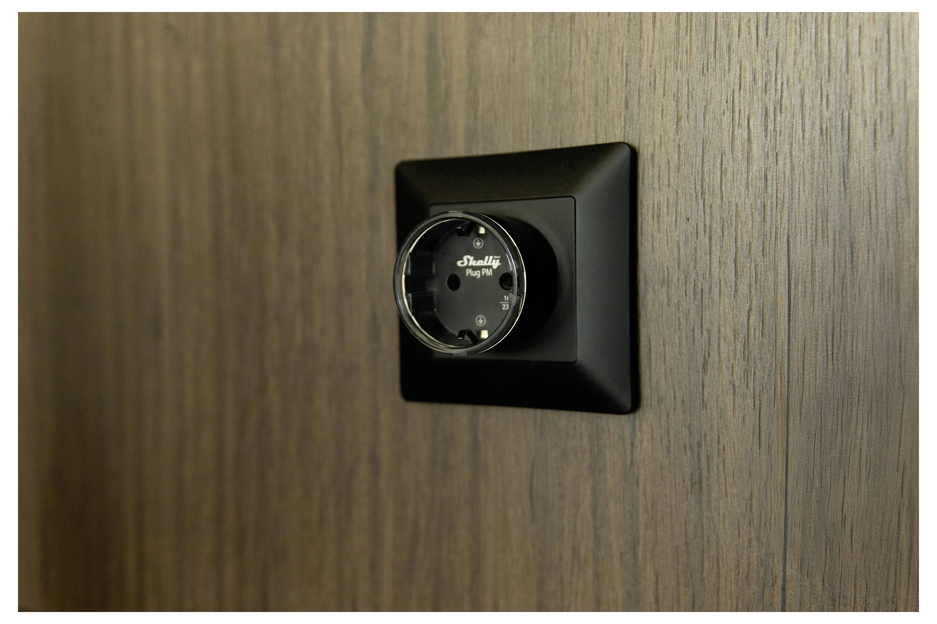 Shelly Plug PM Gen3 Black Shelly Funk-Steckdose Wi-Fi, Bluetooth