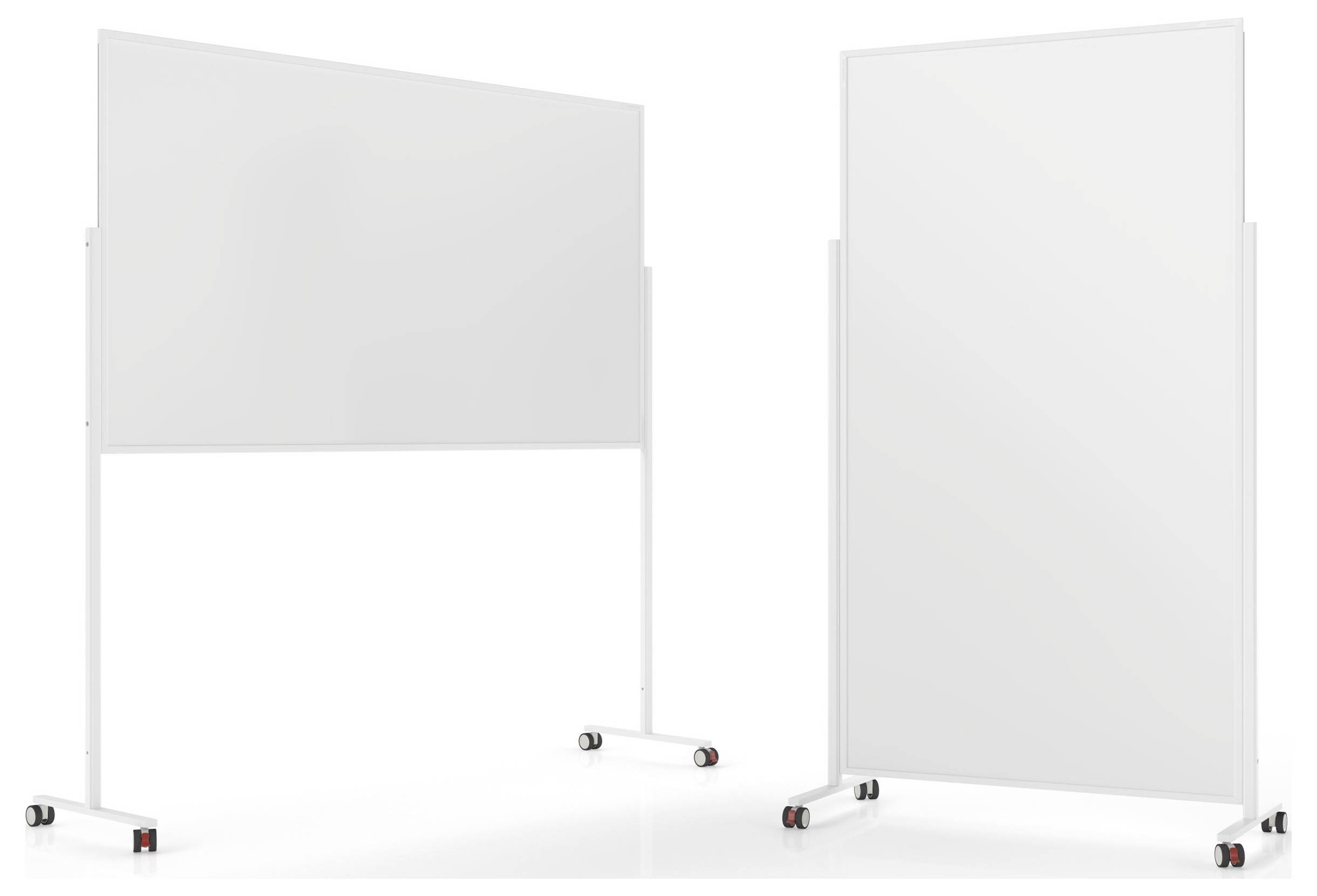 Zwei mobile Whiteboards auf Rollen in einem Raum; eines ist horizontal positioniert und das andere vertikal.