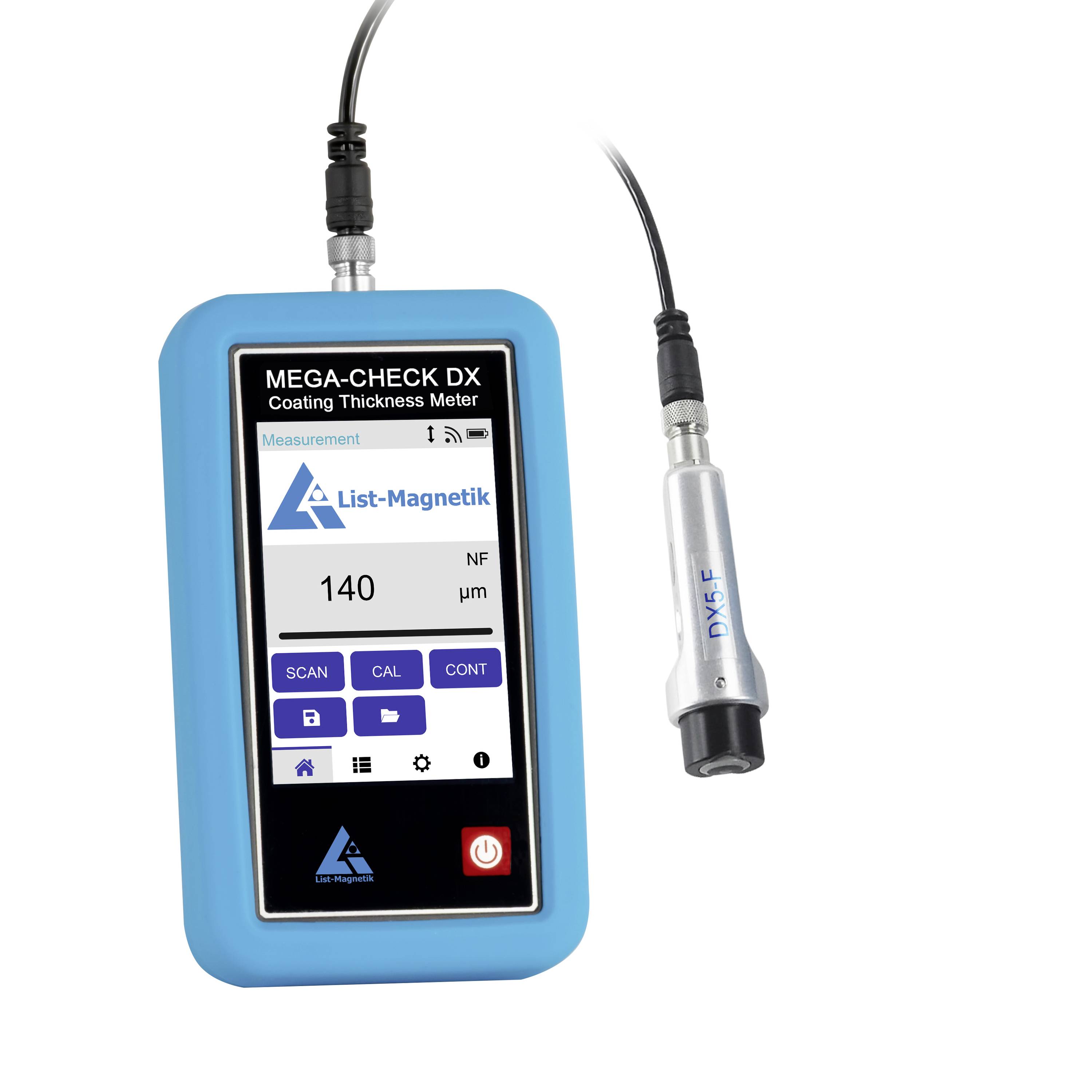 Tragbares MEGA-CHECK DX Schichtdickenmessgerät mit Sonde, das eine Messung von 140 µm auf seinem Bildschirm anzeigt.