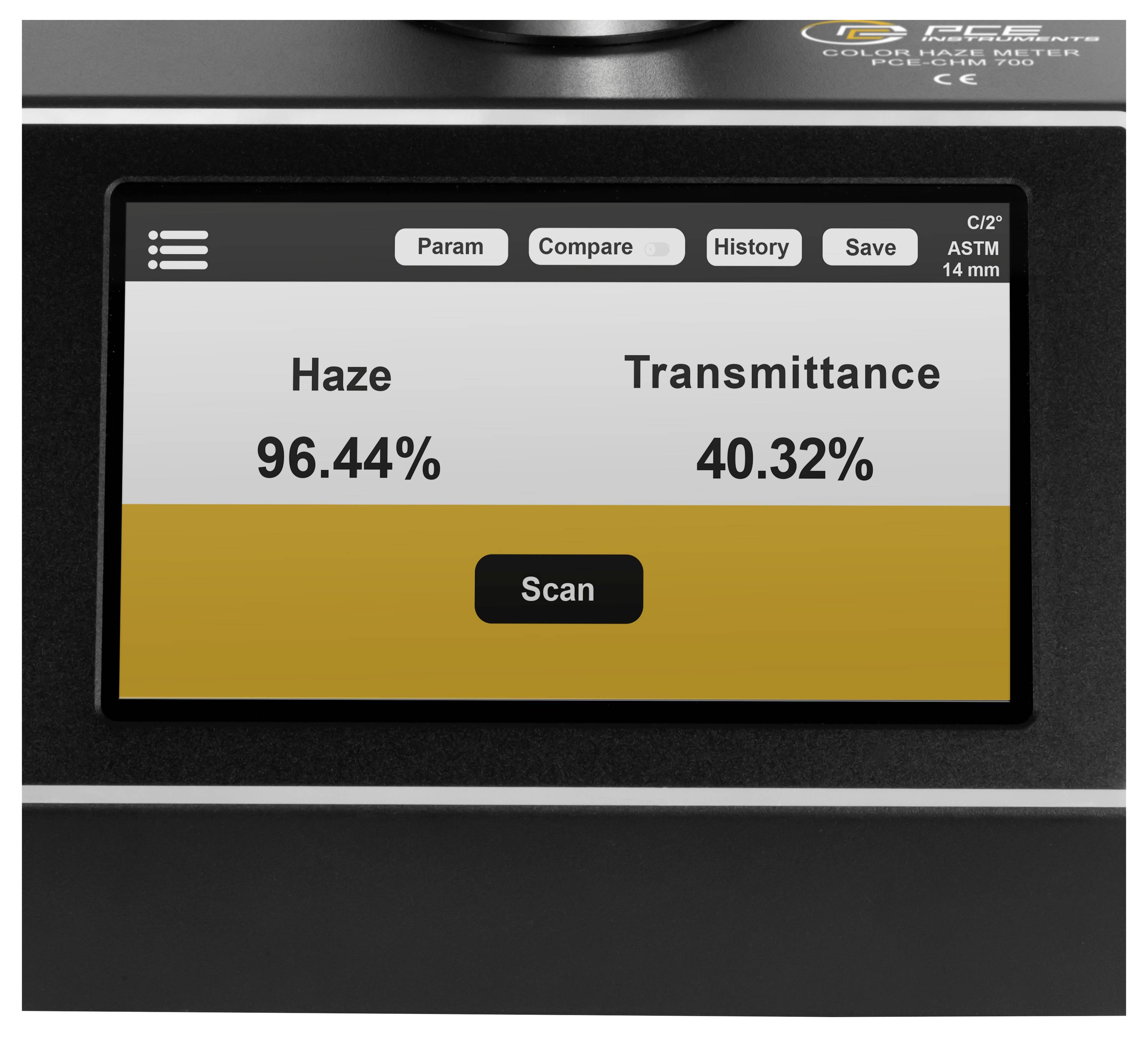 Touchscreen-Display zeigt Dunkelheits- und Durchlässigkeitsmessungen: Dunkelheit 96,44% und Durchlässigkeit 40,32%, mit einer Schaltfläche 