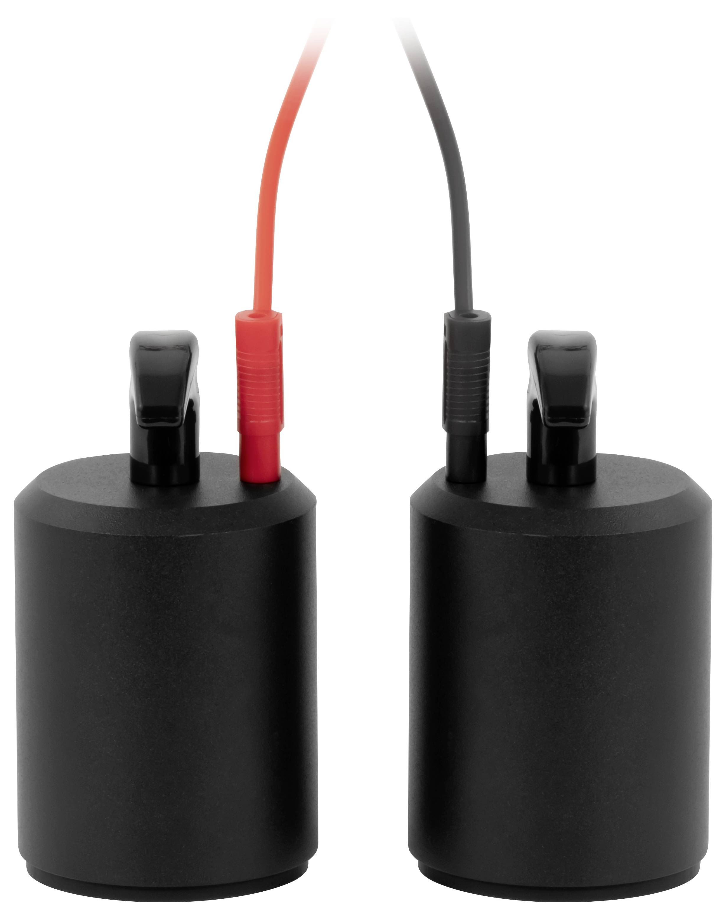 Zwei schwarze zylindrische elektrische Komponenten mit roten und schwarzen Drähten, die oben angeschlossen sind, nebeneinander auf weißem Hintergrund dargestellt.