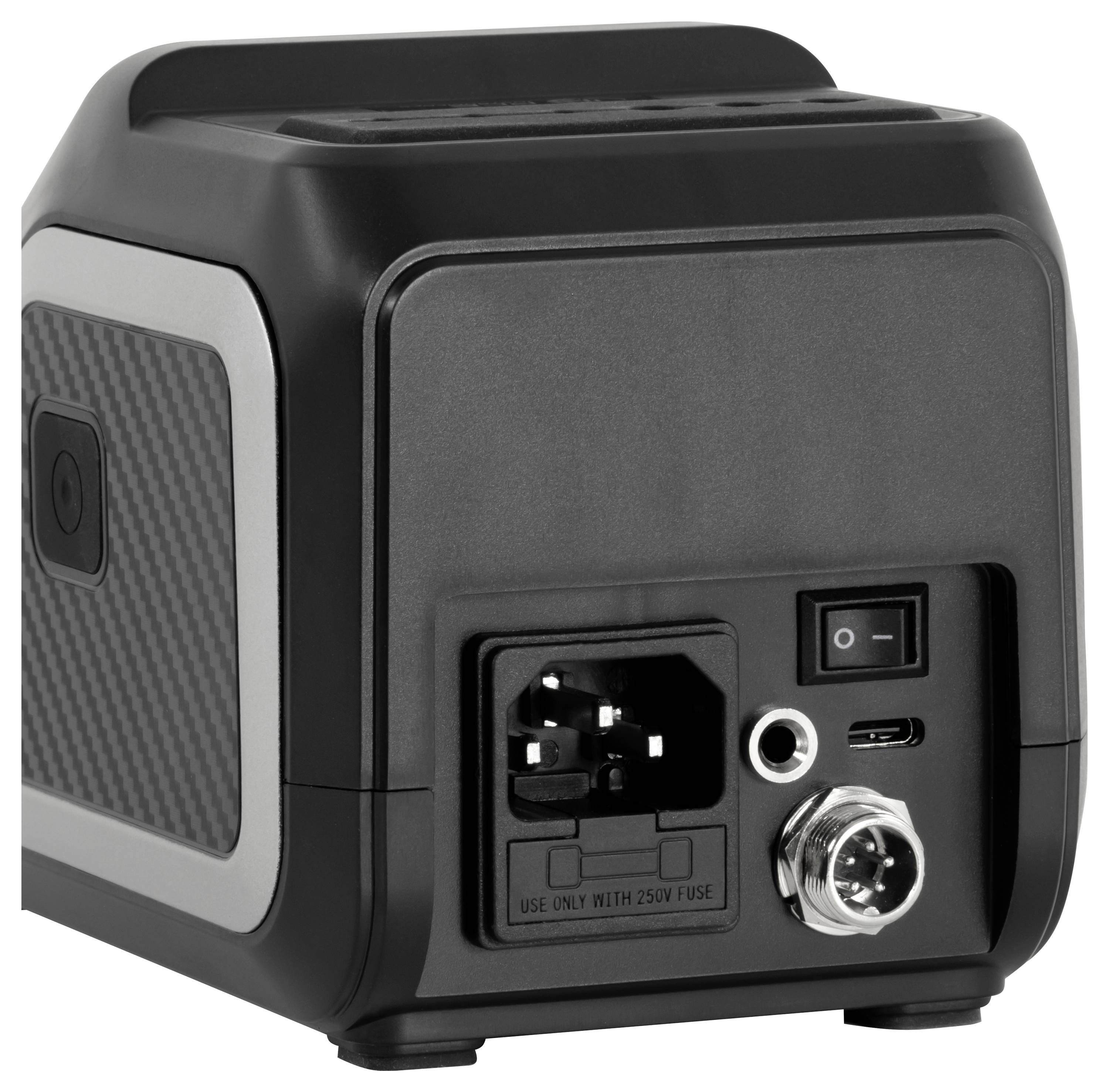 Tragbarer elektrischer Generator mit AC-Steckdose, DC-Anschluss, USB-C-Anschluss und Schalter auf der Rückseite.