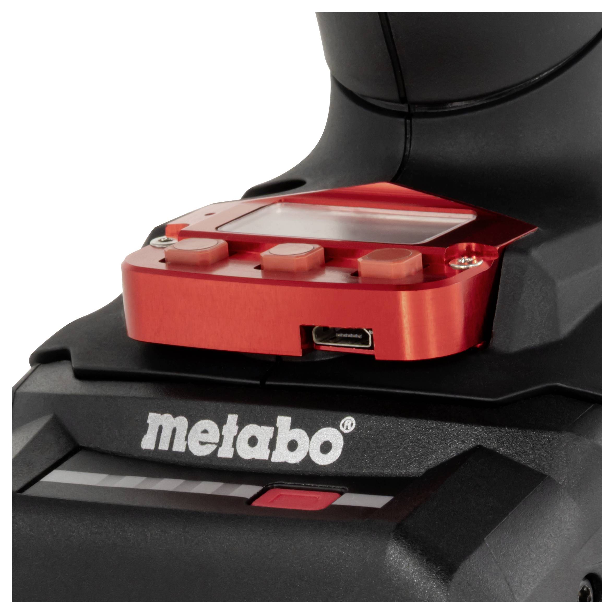 Nahaufnahme eines schwarzen Metabo-Geräts mit einem roten Digitalmodul, das oben montiert ist und Tasten sowie ein kleines Display zeigt.