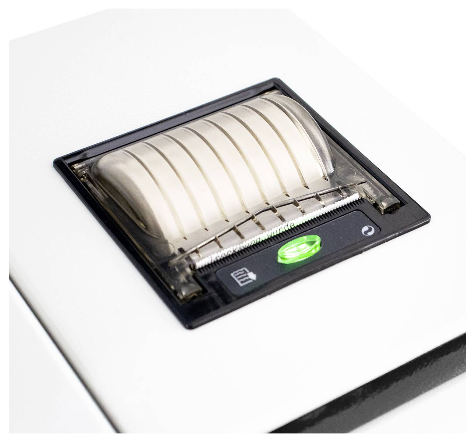 Nahaufnahme eines Thermodrucker für Quittungen mit eingelegtem Papier, grünem Statuslicht und einem Quittungssymbol auf der Frontplatte.