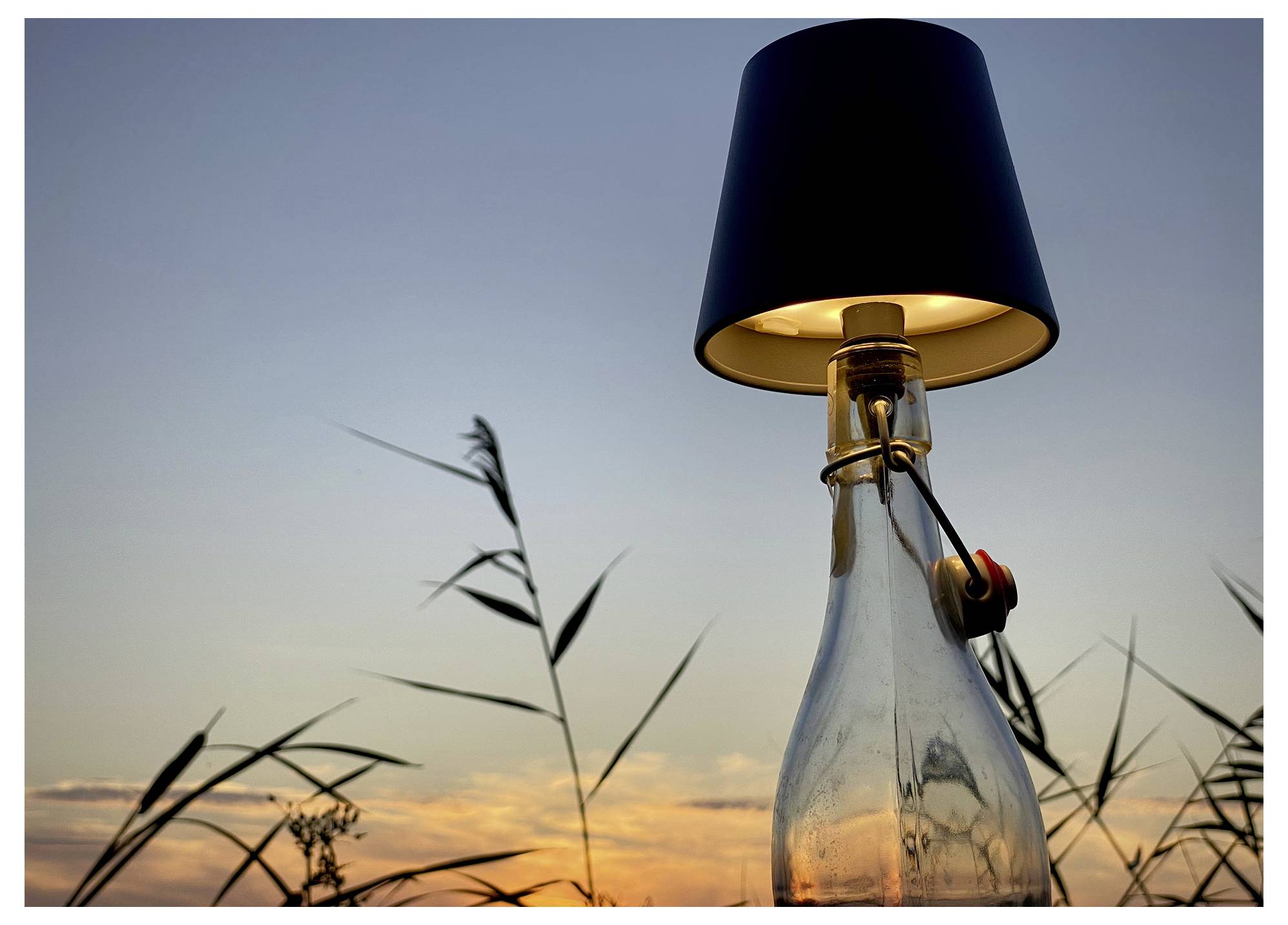 M-e modern-electronics 41479 LUNA-70W Akkubetriebenes LED-Leuchtmittel Flaschenleuchte 2700lm