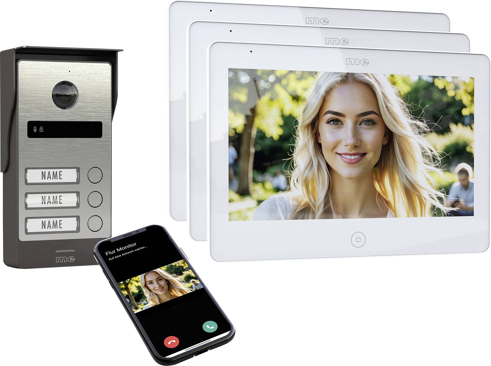 Videosprechanlage mit drei Innensprechstellen und einer Smartphone-App, die einen Anruf mit einer Frau auf einem der Monitore anzeigt.