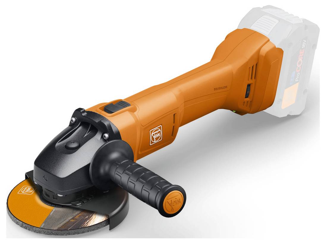 Ein orangefarbener kabelloses Winkelschleifers mit einer Trennscheibe, mit einem Seitengriff für Stabilität und einem sichtbaren Batteriefach an der Rückseite.