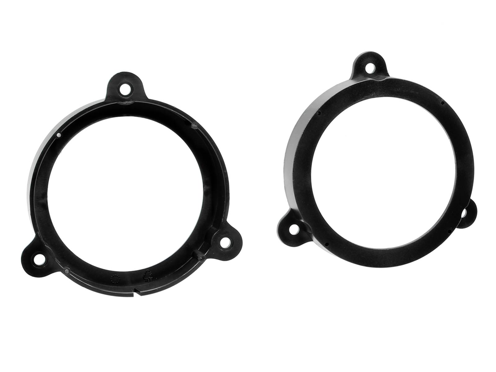 Zwei schwarze kreisförmige Montageringe mit je drei Schraubenlaschen, nebeneinander auf weißem Hintergrund gezeigt.
