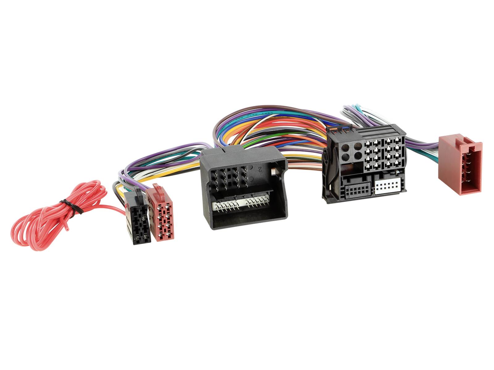 Autostereo-Verdrahtungssatz mit mehrfarbigen Kabeln und mehreren Steckverbindungen auf weißem Hintergrund.