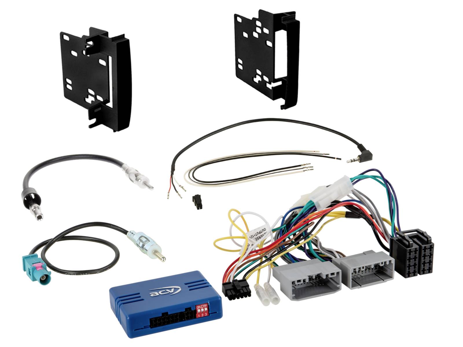 Metallmontageset mit rechteckiger Halterung, Gehäuse mit Schlitzen und kleinen Schrauben und Platten auf weißem Hintergrund angeordnet.