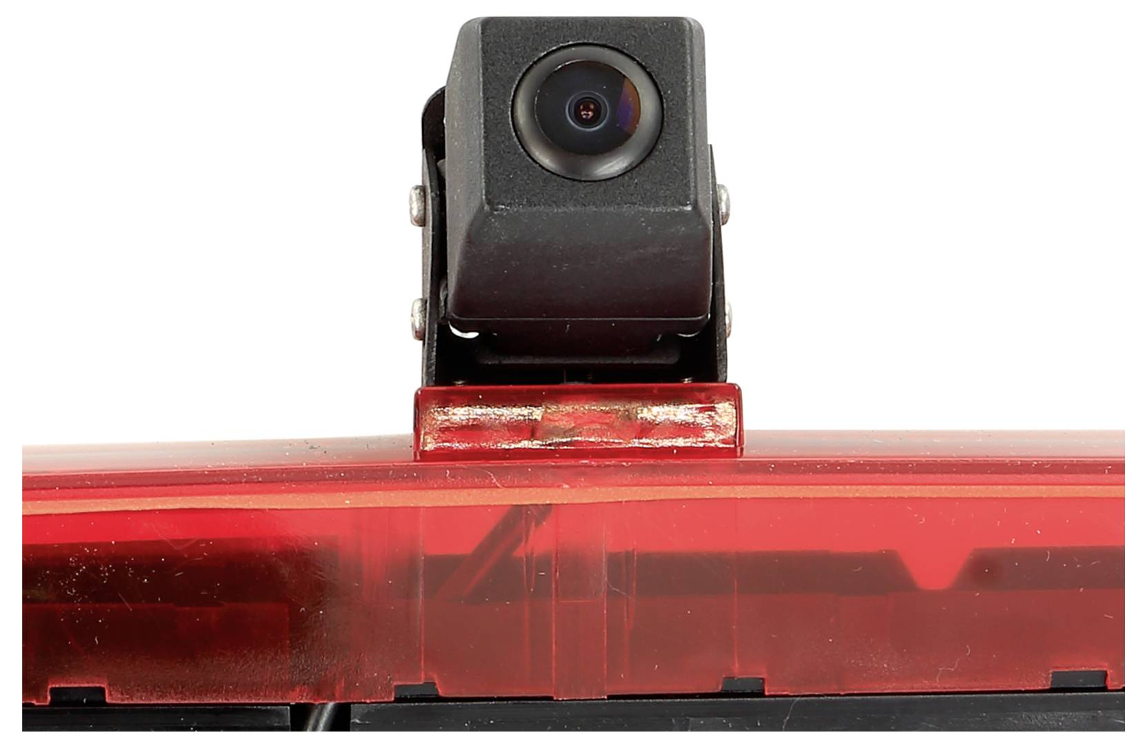Rückfahrkamera mit Rückansicht, die über einer roten Fahrzeugleuchtenleiste montiert ist, von vorne gegen einen weißen Hintergrund gesehen.
