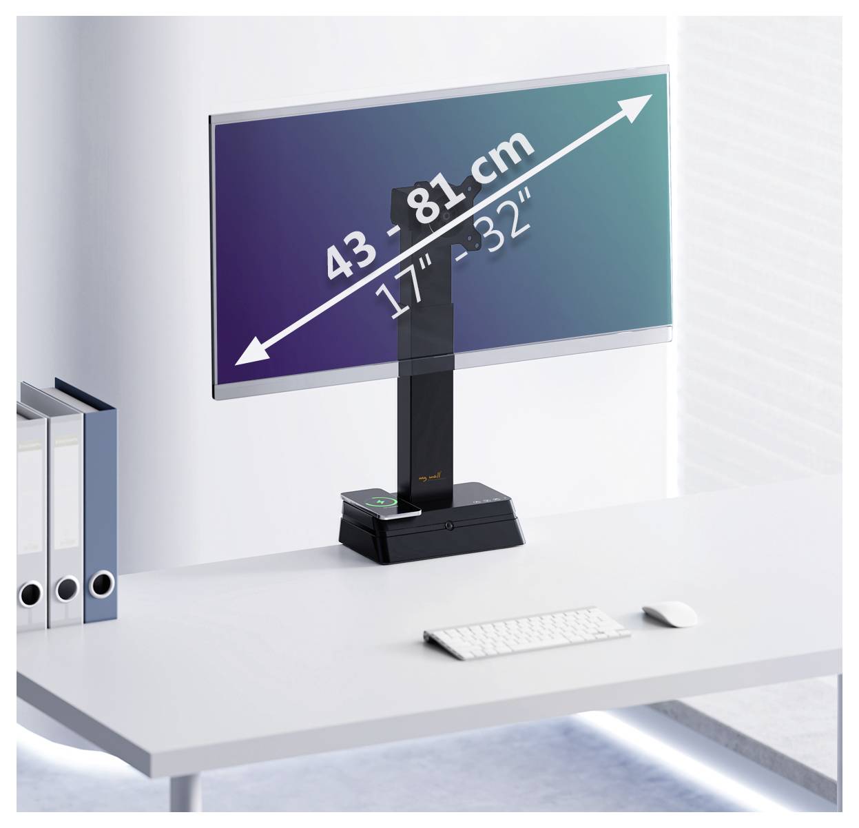 Ein Schreibtisch-Setup mit einem Monitor, der einstellbare Abmessungen von 43 bis 81 cm (17 bis 32 Zoll) in der Diagonalen anzeigt, neben einer Tastatur und einer Maus.