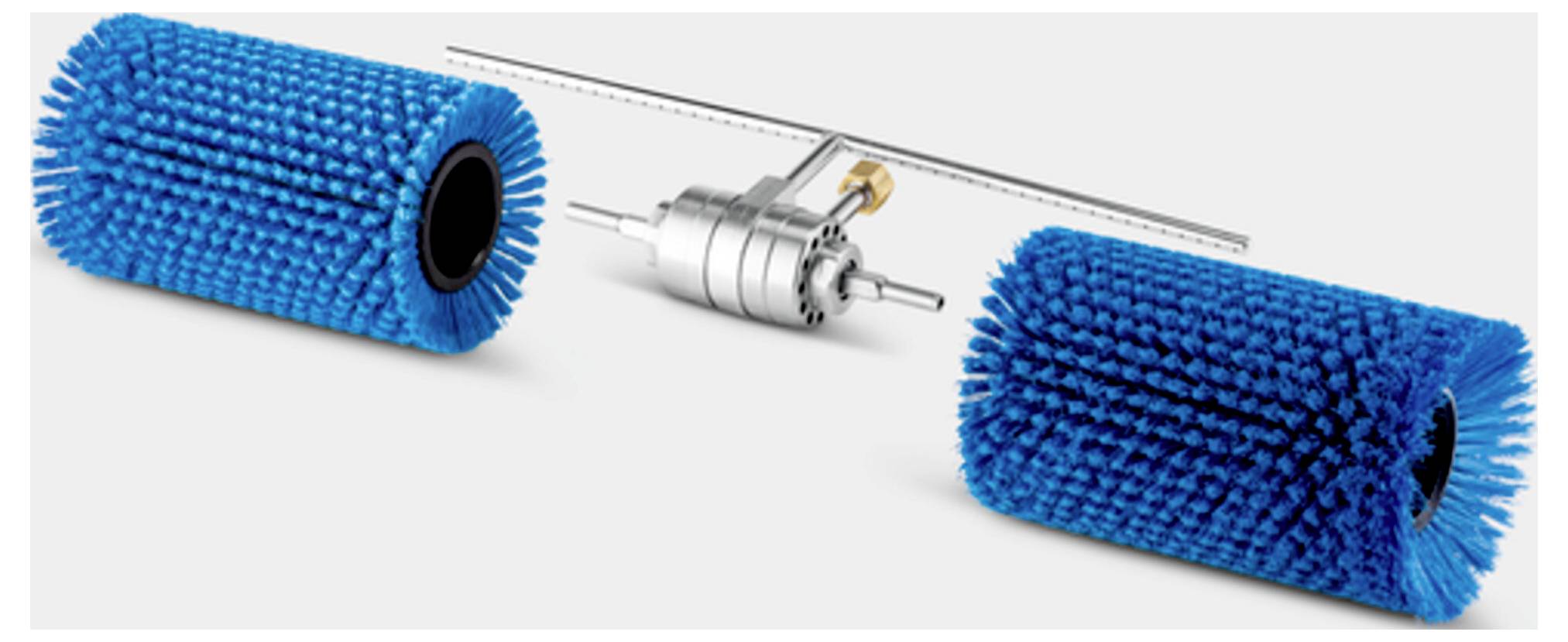 Zwei blaue zylindrische Bürsten mit groben Borsten werden neben einem Metallwerkzeug gezeigt, möglicherweise für industrielle Verwendung oder zur Reinigung von Maschinen.