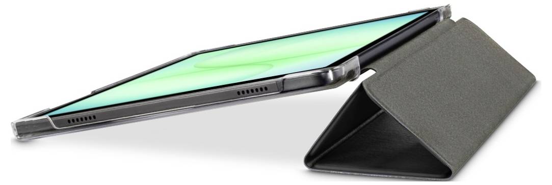 Ein Tablet in einer Schutzhülle mit ausklappbarem Ständer, in einem leichten Winkel positioniert.