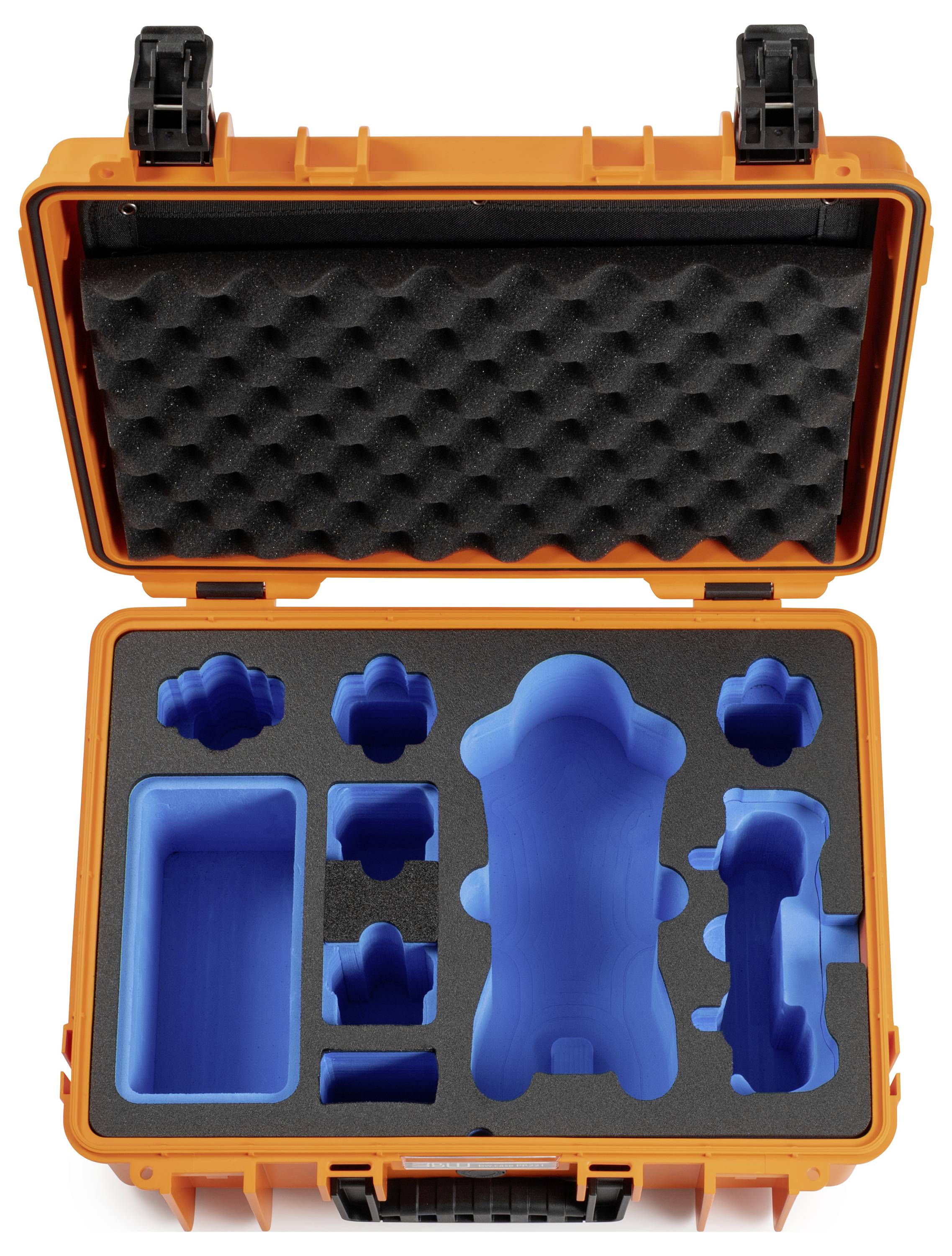 Ein offener orangefarbener Koffer mit maßgeschneiderten Schaumstoffeinlagen, die verschiedene blau gedruckte 3D-Teile sicher an Ort und Stelle halten, entworfen für Schutz und Organisation.