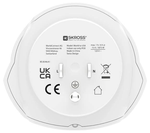 Rückansicht eines weißen SKROSS-Stromadapters mit Spezifikationen: 'Modell: World to USA', 'Made in China', 125V, mit Steckerdetails.