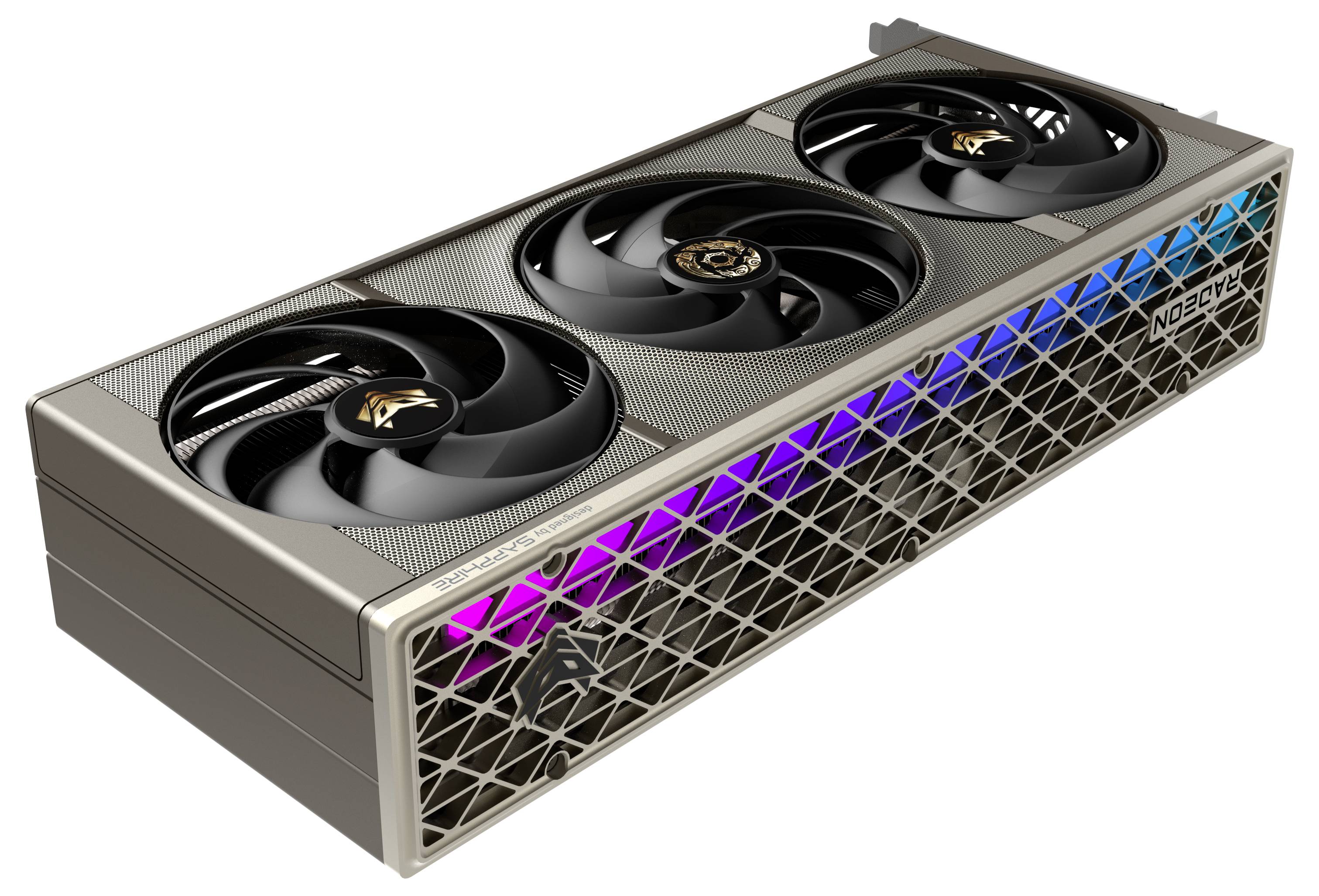 Eine Grafikkarte mit drei Kühlventilatoren und einem geometrischen Design mit farbigen Beleuchtungsakzenten, die für Gaming- oder Rendering-Aufgaben verwendet wird.
