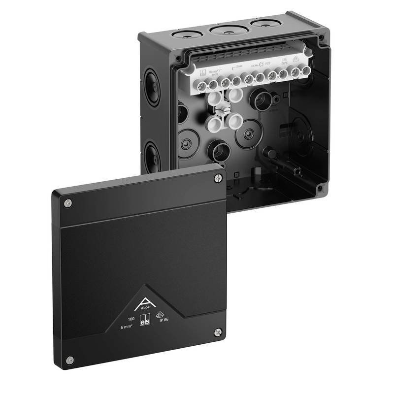 Schwarze elektrische Verteilerdose mit abnehmbarem Deckel, die interne Leitungskanäle und Anschlussöffnungen für die Elektroinstallation zeigt.