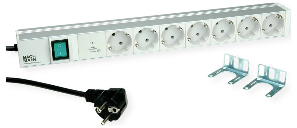 Bachmann Steckerleiste mit acht Steckdosen, grünem Schalter und schwarzem Kabel. Inklusive zwei Metall-Montageklammern.