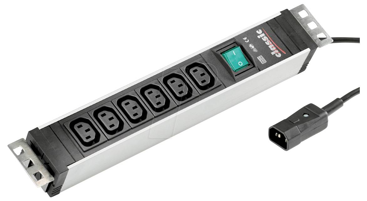Eine Mehrfachsteckdose aus Metall mit sechs Steckdosen und einem grünen Netzschalter, verbunden mit einem schwarzen Stromkabel mit einem Stecker.